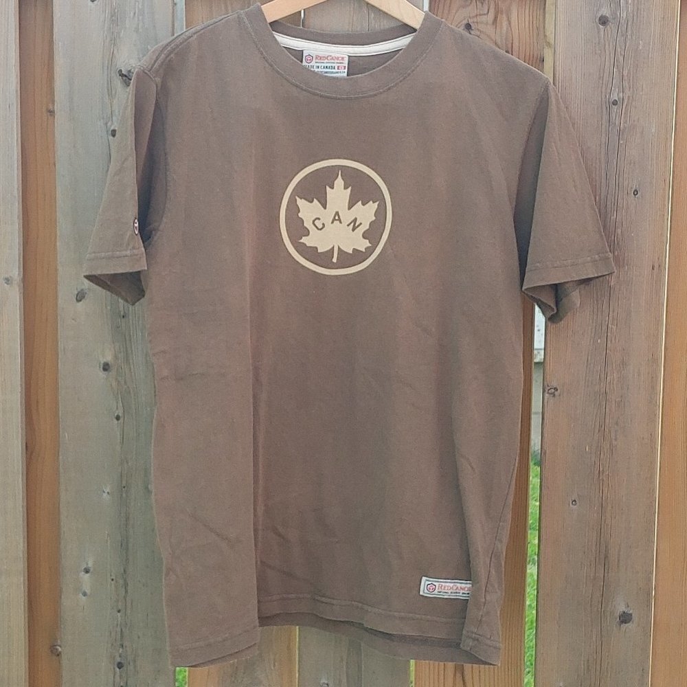 Red Canoe Mens Tee Shirt Brown S Cotton Short Sleeve Canadian Shield Maple Leaf